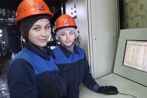 В подразделениях угольной компании «Южный Кузбасс» студенты старших курсов проходят производственную практику, получая трудовой стаж и заработную плату.
