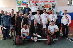 10-12 мая в спортивно-оздоровительном комплексе «Олимп» прошло Первенство Кузбасса по тяжелой атлетике среди юношей и девушек.