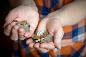 По информации Отделения Кемерово Сибирского ГУ Банка России, у жителей Кузбасса появится возможность бесплатно обменять мелкие монеты на банкноты.