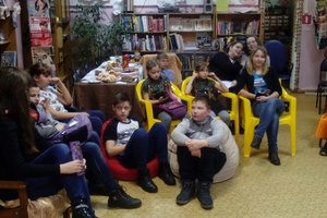 В рамках областной «Недели молодежной книги» в библиотеке семейного чтения прошел «Квартирник».