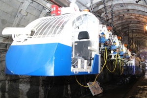 Угольная компания «Южный Кузбасс» приобрела новый подвесной дизель-гидравлический локомотив для работы в шахте «Сибиргинская» стоимостью около 40 млн рублей.