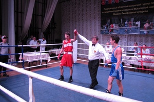 В Мысках состоялись ХХ традиционные соревнования по боксу, посвященные памяти основателя мысковской школы бокса Михаила Суворова.