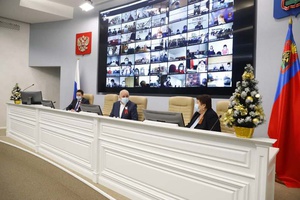 Губернатор Сергей Цивилев подвел итоги года на встрече с ветеранским активом Кузбасса.