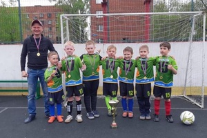 В Новокузнецке прошёл открытый турнир по мини-футболу среди детей «Победа в наших сердцах».