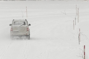 В Мысках в районе п.Бородино сдана в эксплуатацию автомобильная ледовая переправа.